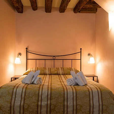 아파트 Lovely Flat With Canal View Near Rialto Bridge