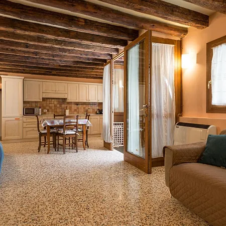 아파트 Lovely Flat With Canal View Near Rialto Bridge 베니스