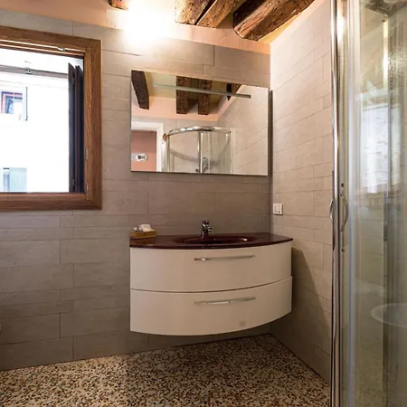 Apartment Lovely Flat With Canal View Near Rialto Bridge *